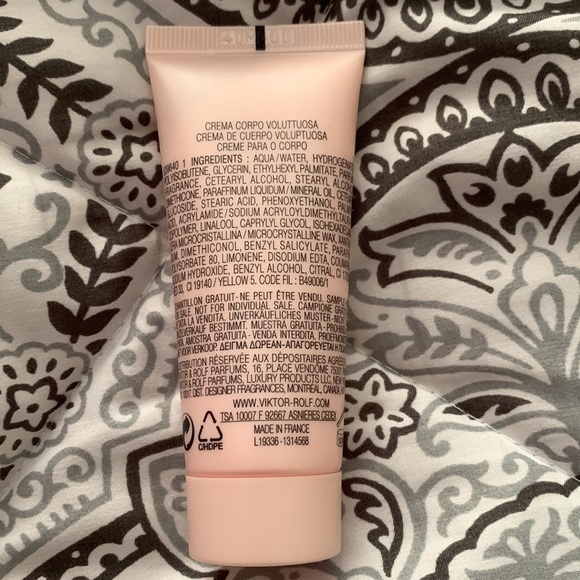 Flowerbomb Viktor&Rolf Hand Cream - Picture 2 of 2